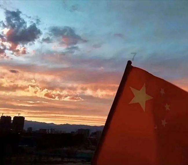 是不是有一种人天生就让人又爱又恨呢？